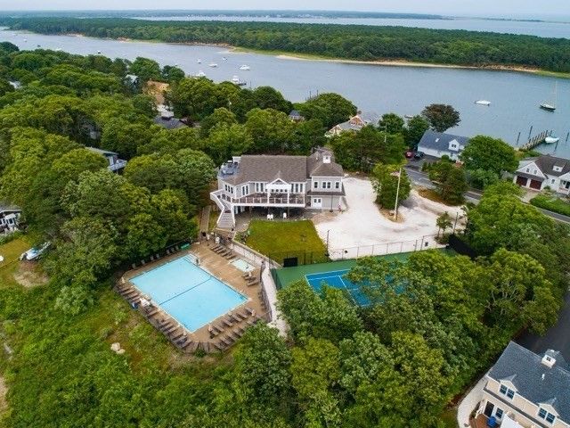 19 Pine Rock Rd, Falmouth, MA 02536