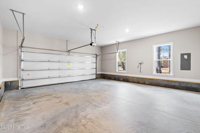 458 Genoes Point Road SW, Supply, NC 28462