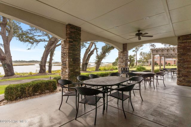 458 Genoes Point Road SW, Supply, NC 28462