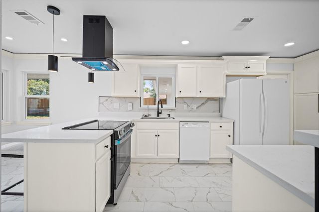7702 Nairn Street, Houston, TX 77074