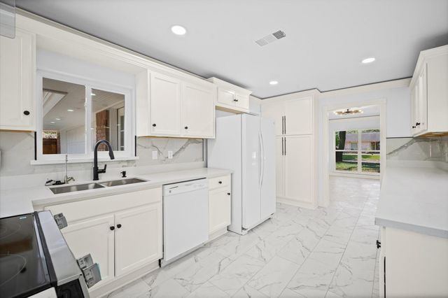 7702 Nairn Street, Houston, TX 77074