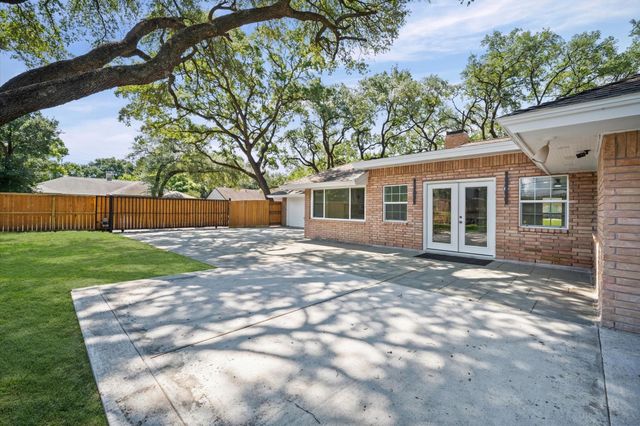 7702 Nairn Street, Houston, TX 77074