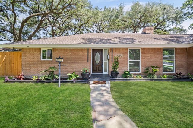 7702 Nairn Street, Houston, TX 77074
