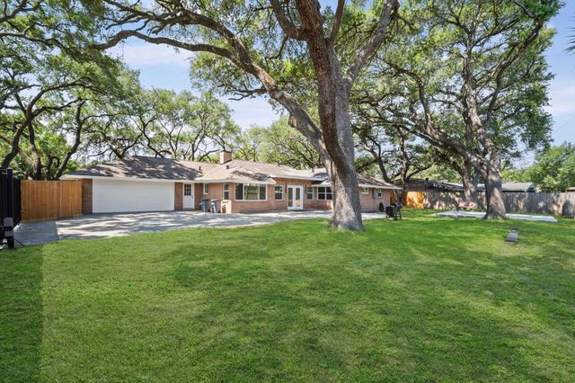 7702 Nairn Street, Houston, TX 77074