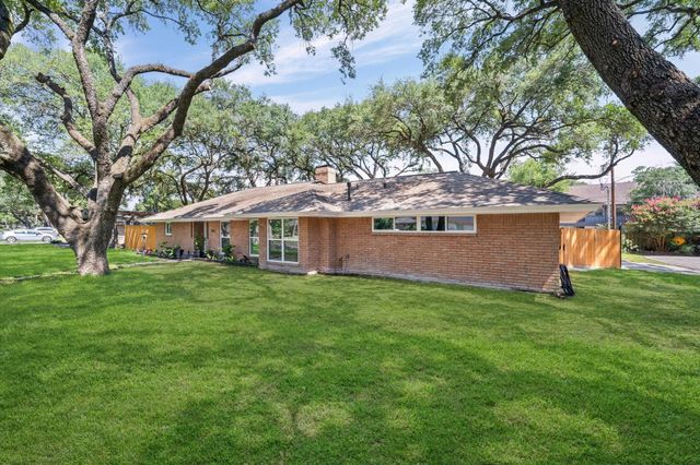 7702 Nairn Street, Houston, TX 77074