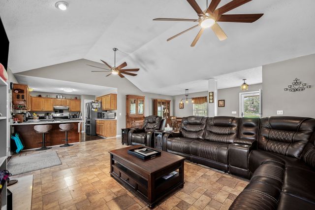 868 Bates Rd, Lebanon, TN 37087
