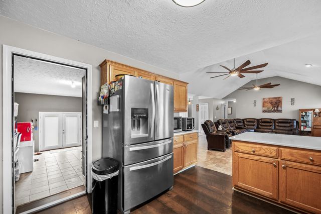 868 Bates Rd, Lebanon, TN 37087