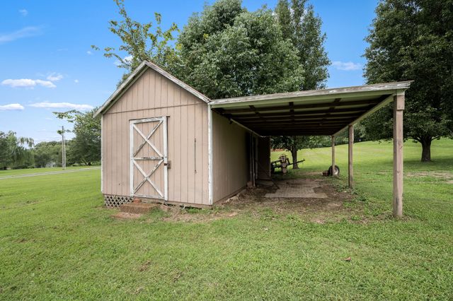 868 Bates Rd, Lebanon, TN 37087