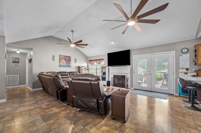 868 Bates Rd, Lebanon, TN 37087