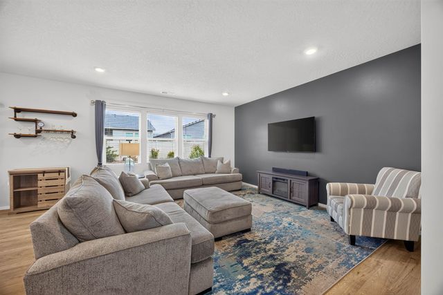 5810 W Morgantown Ln, Spokane, WA 99208