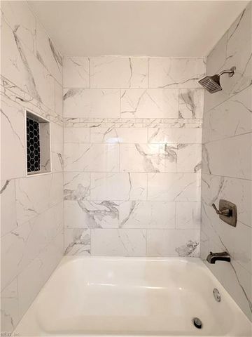 7 N Colin DR, Portsmouth, VA 23701