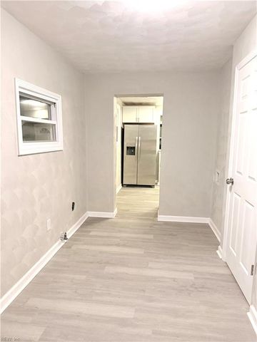 7 N Colin DR, Portsmouth, VA 23701