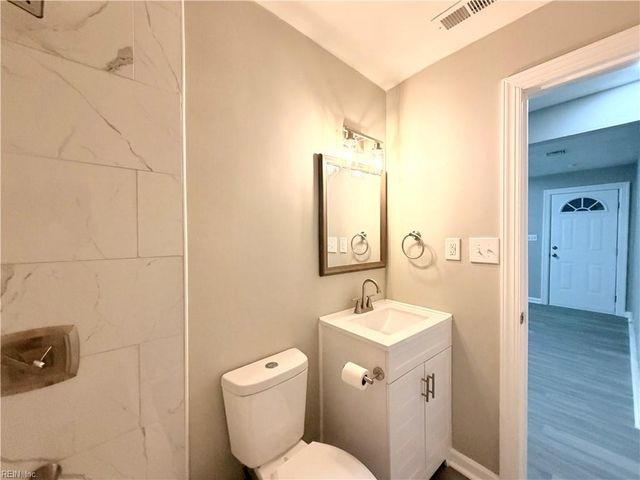 7 N Colin DR, Portsmouth, VA 23701