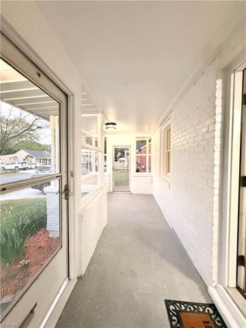 7 N Colin DR, Portsmouth, VA 23701