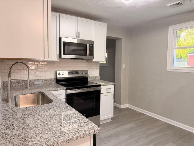 7 N Colin DR, Portsmouth, VA 23701