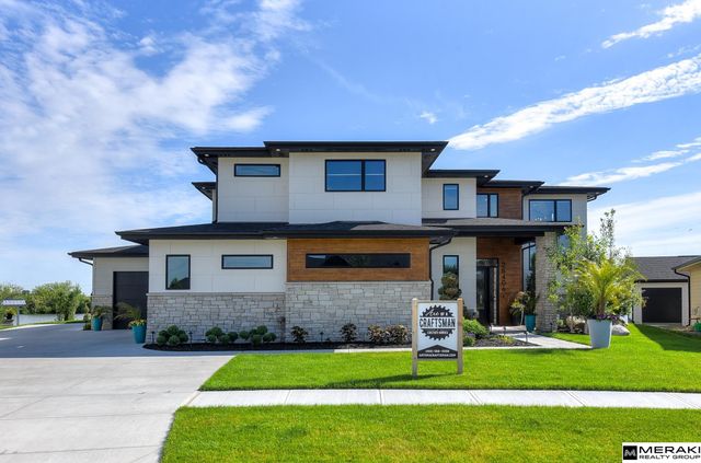 1086 E Sandcherry Road, Fremont, NE 68025