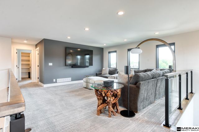 1086 E Sandcherry Road, Fremont, NE 68025
