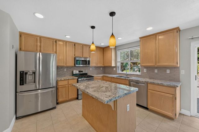 3301 Turnbuckle Cir, Elk Grove, CA 95758