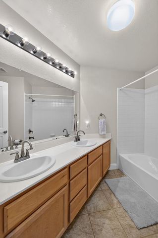 3301 Turnbuckle Cir, Elk Grove, CA 95758