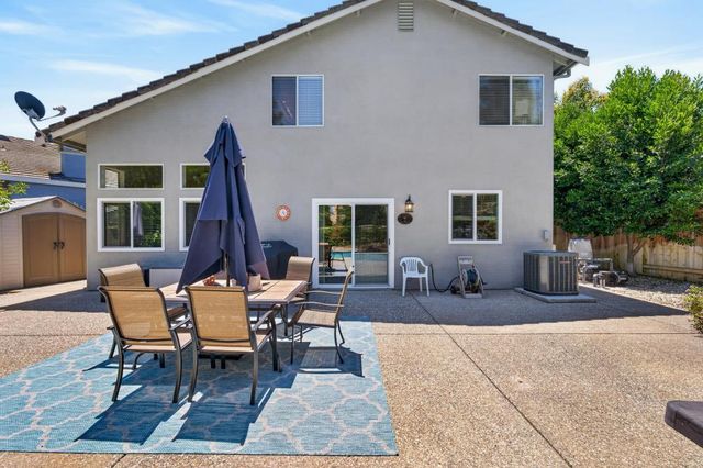 3301 Turnbuckle Cir, Elk Grove, CA 95758