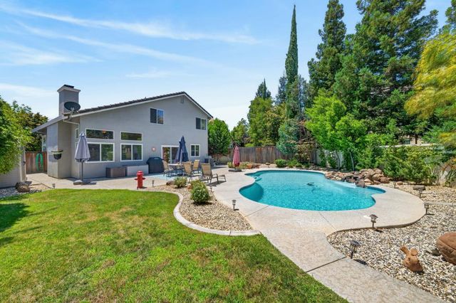 3301 Turnbuckle Cir, Elk Grove, CA 95758