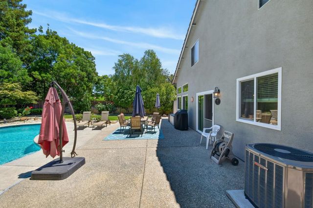 3301 Turnbuckle Cir, Elk Grove, CA 95758