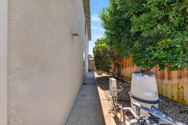 3301 Turnbuckle Cir, Elk Grove, CA 95758