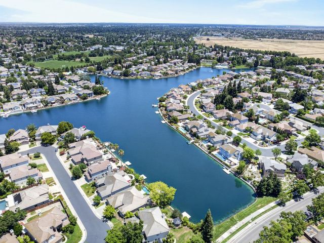 3301 Turnbuckle Cir, Elk Grove, CA 95758