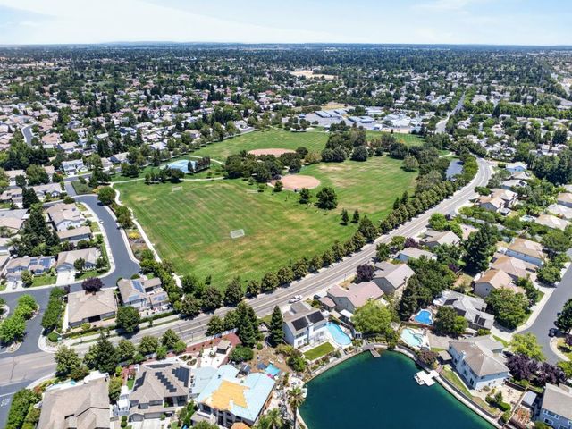 3301 Turnbuckle Cir, Elk Grove, CA 95758