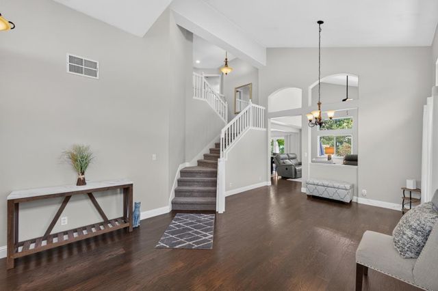 3301 Turnbuckle Cir, Elk Grove, CA 95758