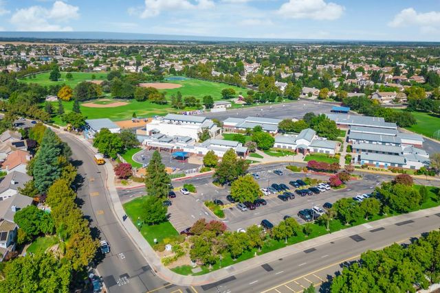 3301 Turnbuckle Cir, Elk Grove, CA 95758