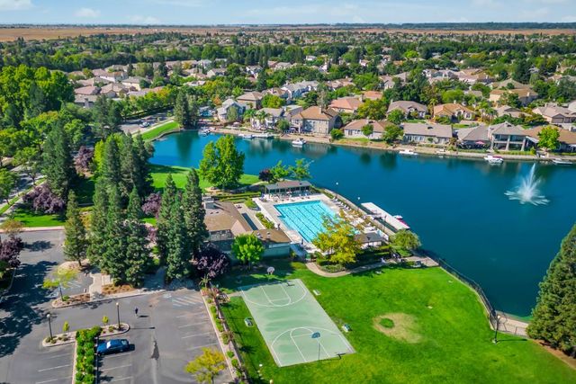 3301 Turnbuckle Cir, Elk Grove, CA 95758