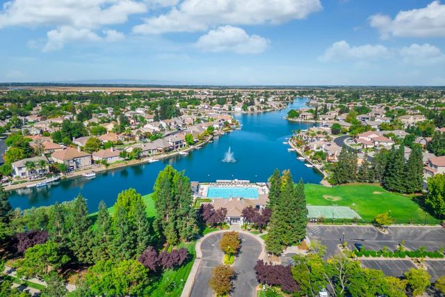 3301 Turnbuckle Cir, Elk Grove, CA 95758