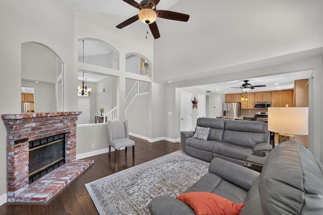 3301 Turnbuckle Cir, Elk Grove, CA 95758