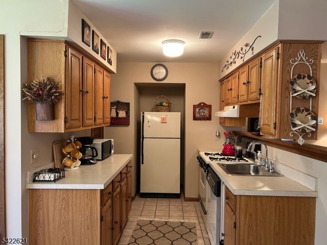 3 Spyglass Hill Rd, Unit 1, Vernon Twp., NJ 07462