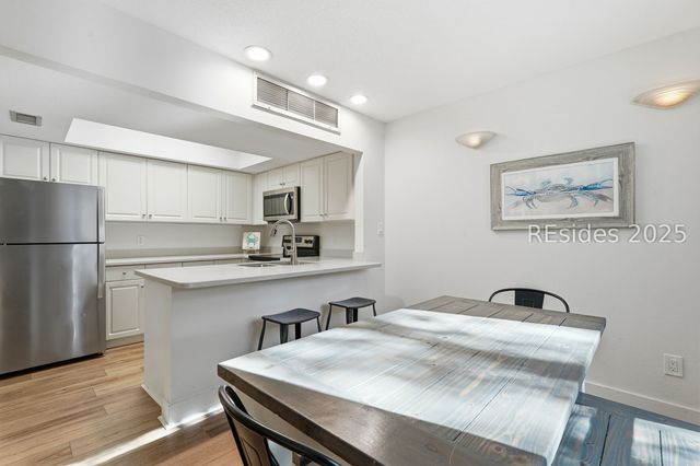 2 Lighthouse Ln Apt 830, Hilton Head Island, SC 29928