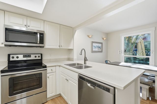 2 Lighthouse Ln Apt 830, Hilton Head Island, SC 29928