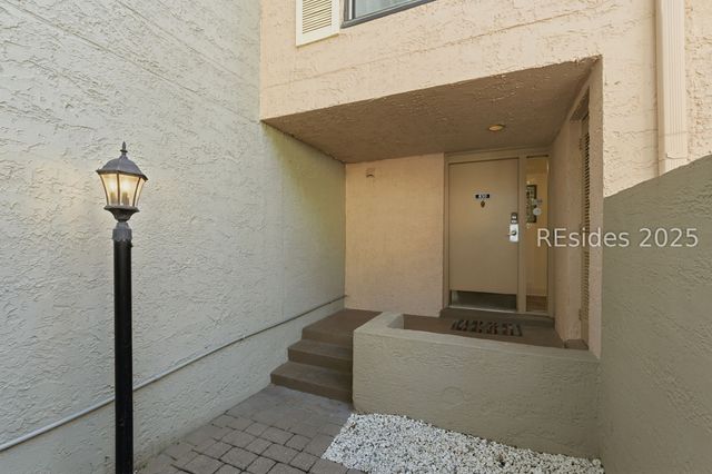 2 Lighthouse Ln Apt 830, Hilton Head Island, SC 29928
