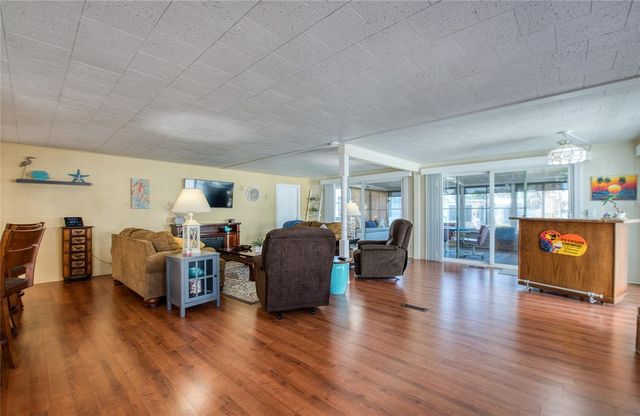 18675 US HIGHWAY 19 N 301, Clearwater, FL 33764