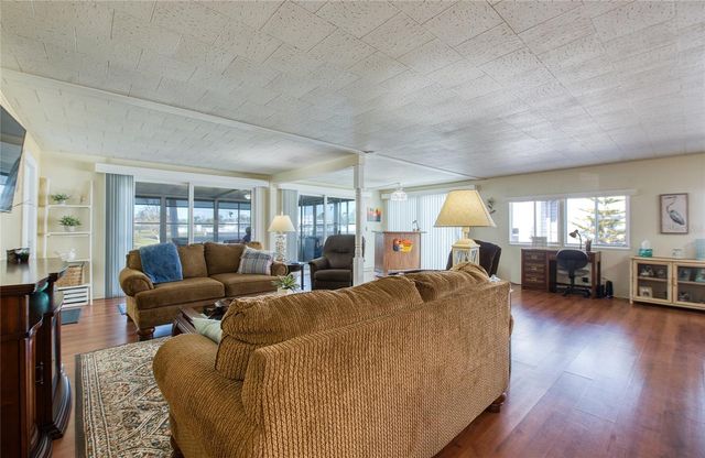 18675 US HIGHWAY 19 N 301, Clearwater, FL 33764