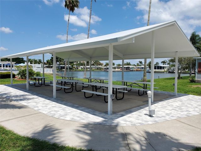 18675 US HIGHWAY 19 N 301, Clearwater, FL 33764