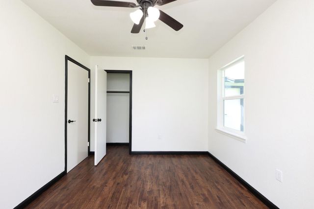 9015 Vinearbor Street, Houston, TX 77033