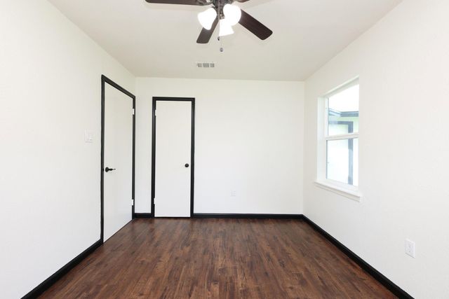 9015 Vinearbor Street, Houston, TX 77033