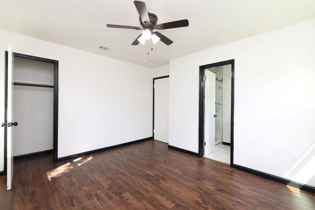 9015 Vinearbor Street, Houston, TX 77033