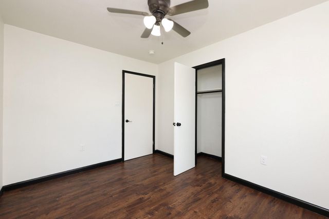 9015 Vinearbor Street, Houston, TX 77033