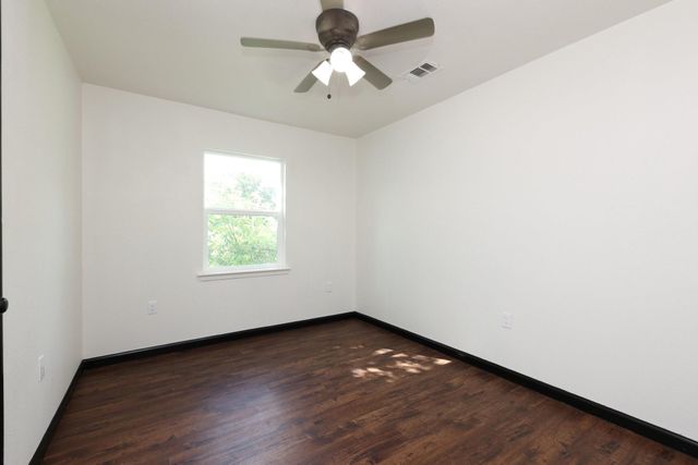 9015 Vinearbor Street, Houston, TX 77033