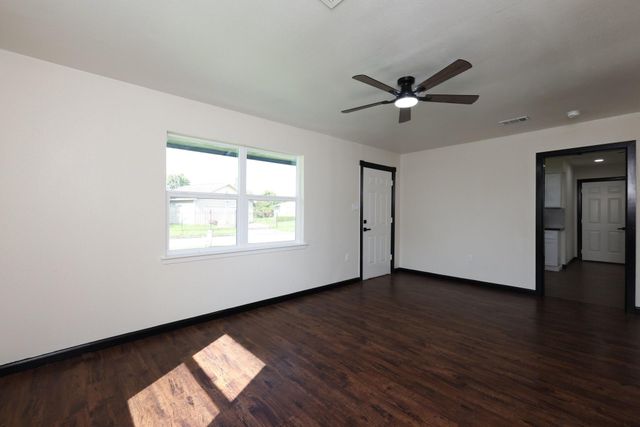 9015 Vinearbor Street, Houston, TX 77033