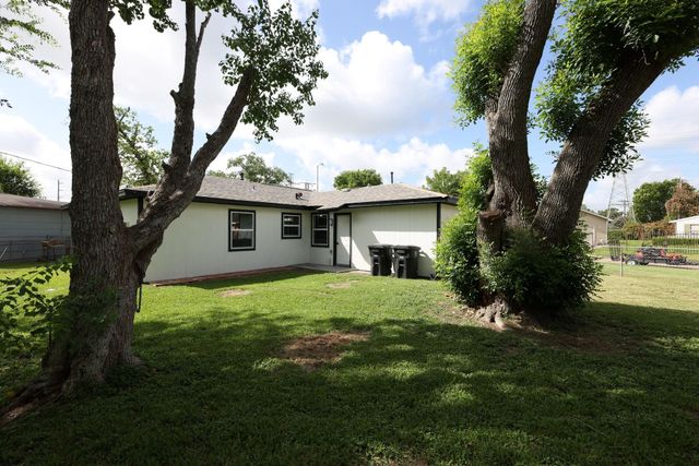 9015 Vinearbor Street, Houston, TX 77033