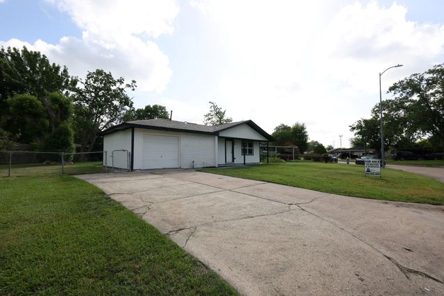 9015 Vinearbor Street, Houston, TX 77033