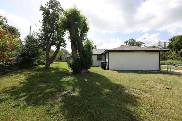 9015 Vinearbor Street, Houston, TX 77033
